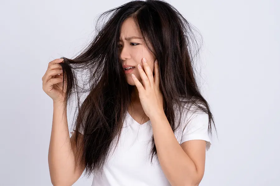 Tác hại khi gội đầu quá thường xuyên